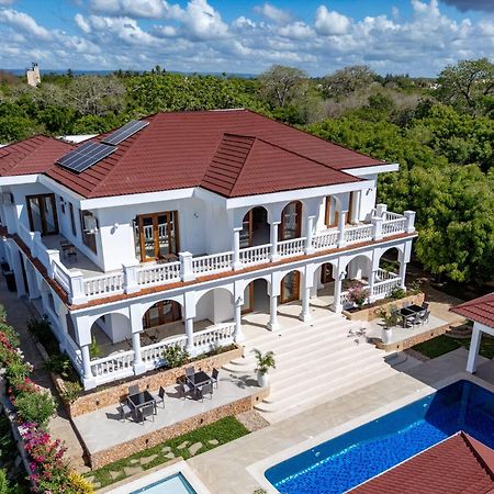 Villa Branca Diani Boutique Luxury & Personalized Service شاطئ دياني المظهر الخارجي الصورة