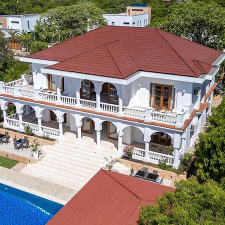 Villa Branca Diani Boutique Luxury & Personalized Service شاطئ دياني المظهر الخارجي الصورة