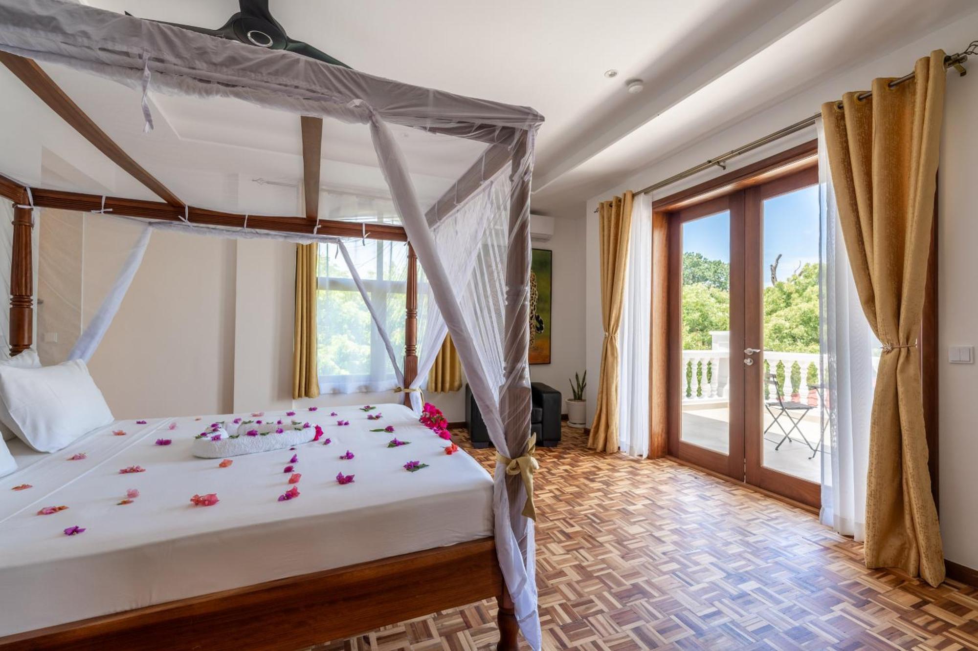 Villa Branca Diani Boutique Luxury & Personalized Service شاطئ دياني المظهر الخارجي الصورة